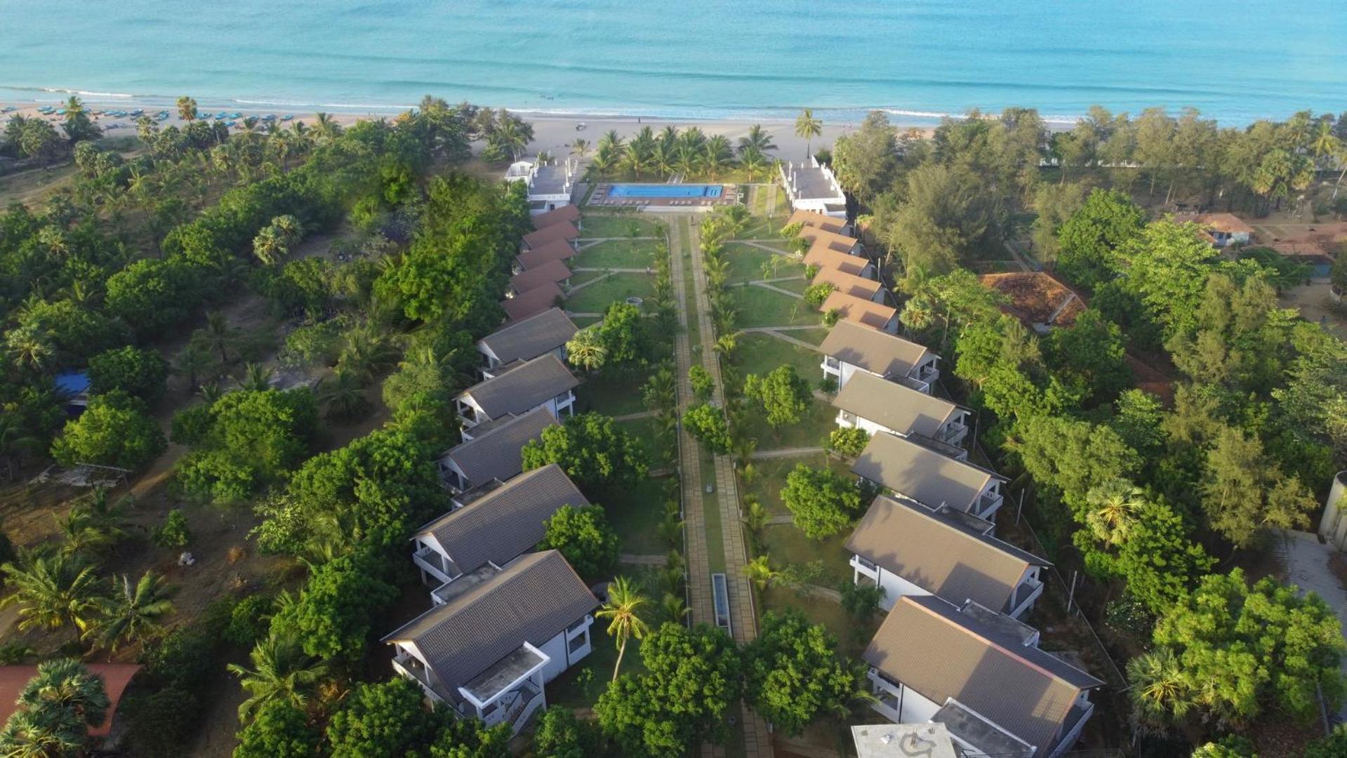 Hotel Uppuveli By Dsk 5*